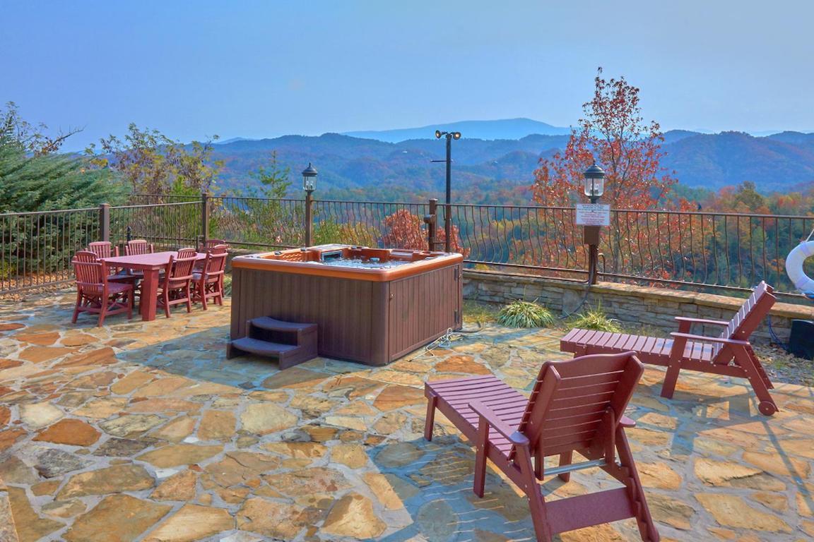 Journey'S End, 5 Bedrooms, Sleeps 12, Private Outdoor Pool, Theater, Sauna Sevierville Exterior photo